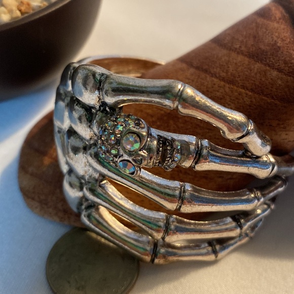 Skeleton Bracelet 💀 - Picture 5 of 7